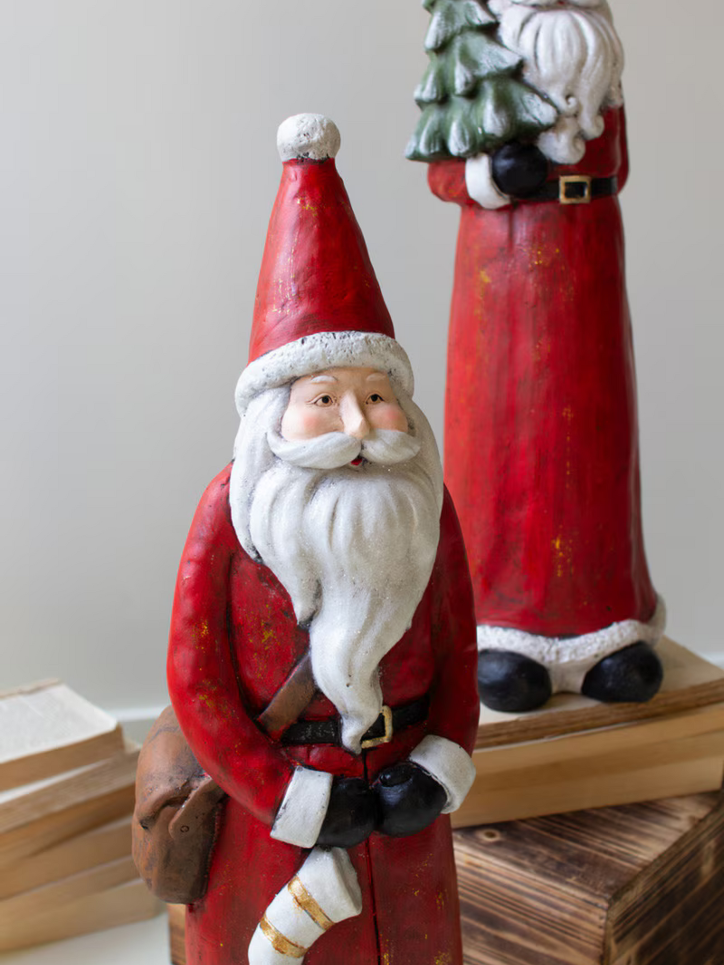 Set of 2 Resin Santas - Chapin Furniture