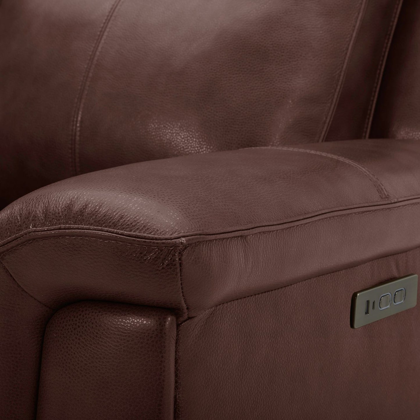Avery Motion Consoled Loveseat - Chapin Furniture