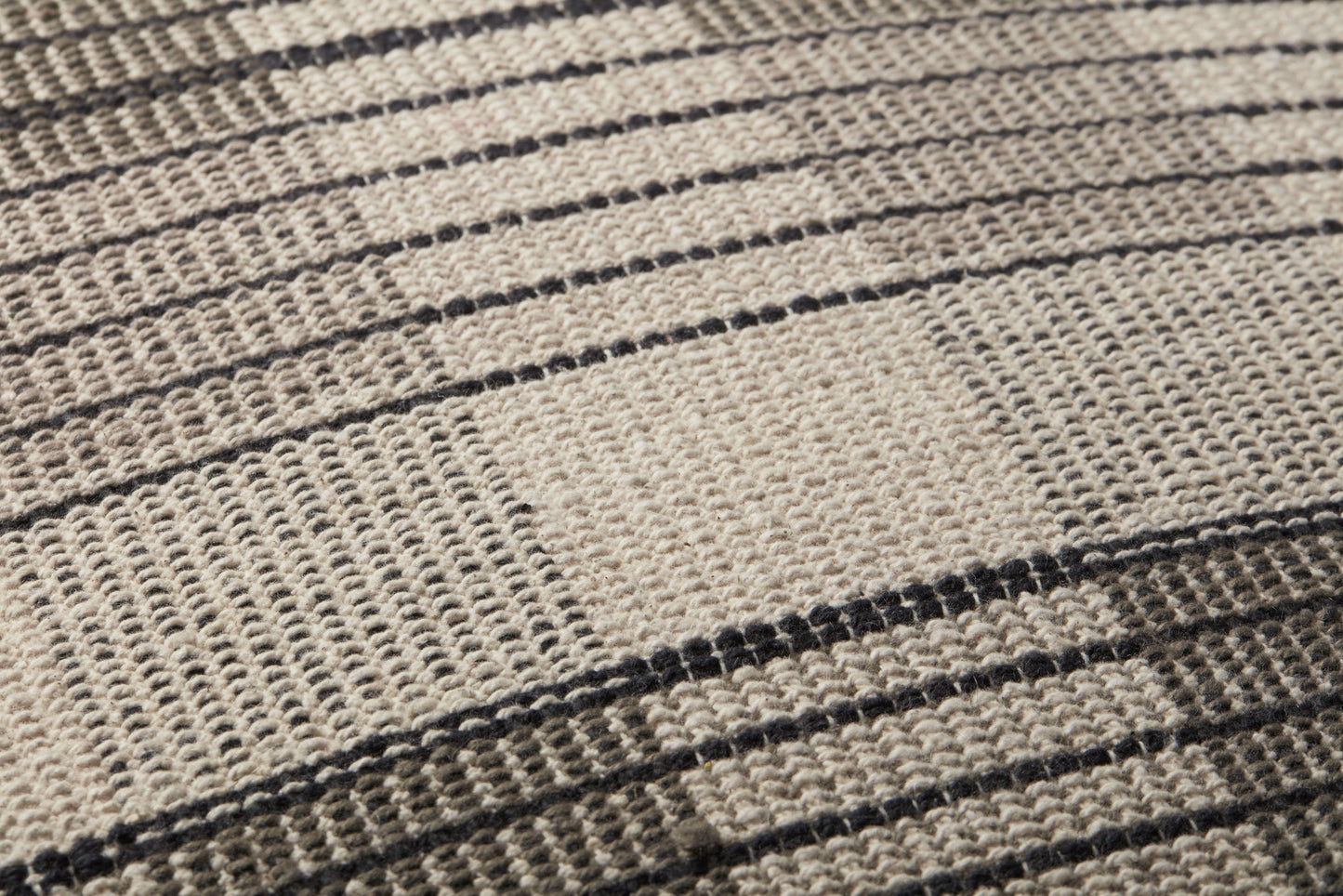 Amber Lewis Blythe Pal0009 Ivory / Black Pillow - Chapin Furniture