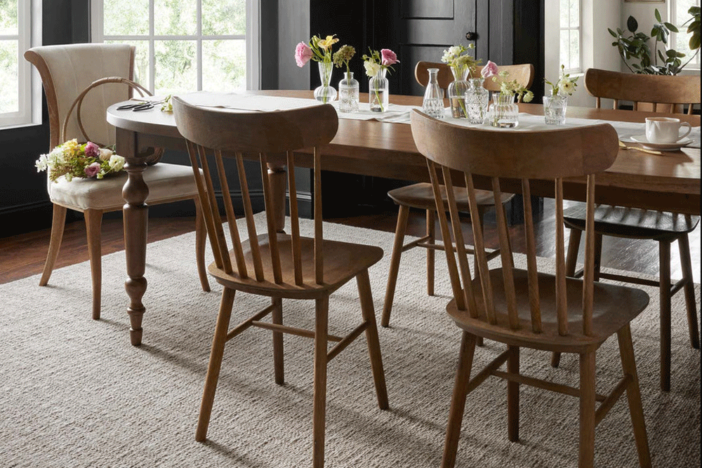 5 Best Rugs To Elevate Your Dining Room Instantly
