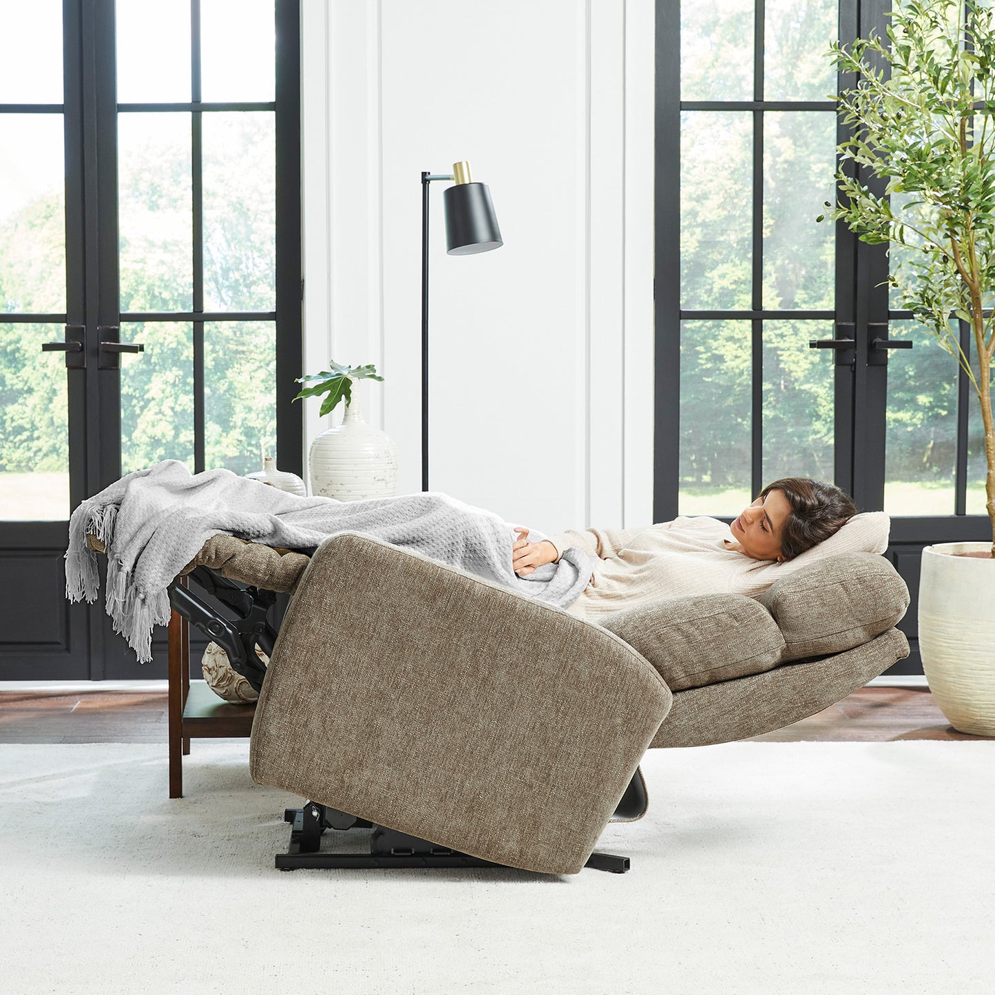 Leslie Bodyrest Recliner- Custom - Chapin Furniture