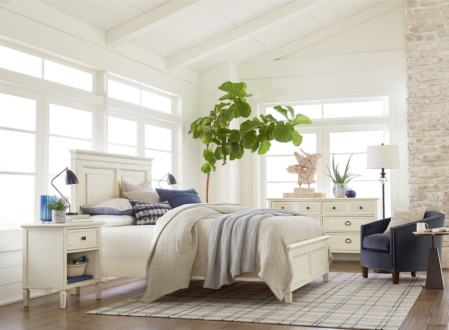 Shoreline Bedside Table - Chapin Furniture