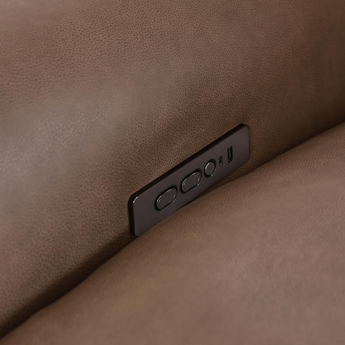 Bassett Club Level Sonny Power Leather Motion Sofa