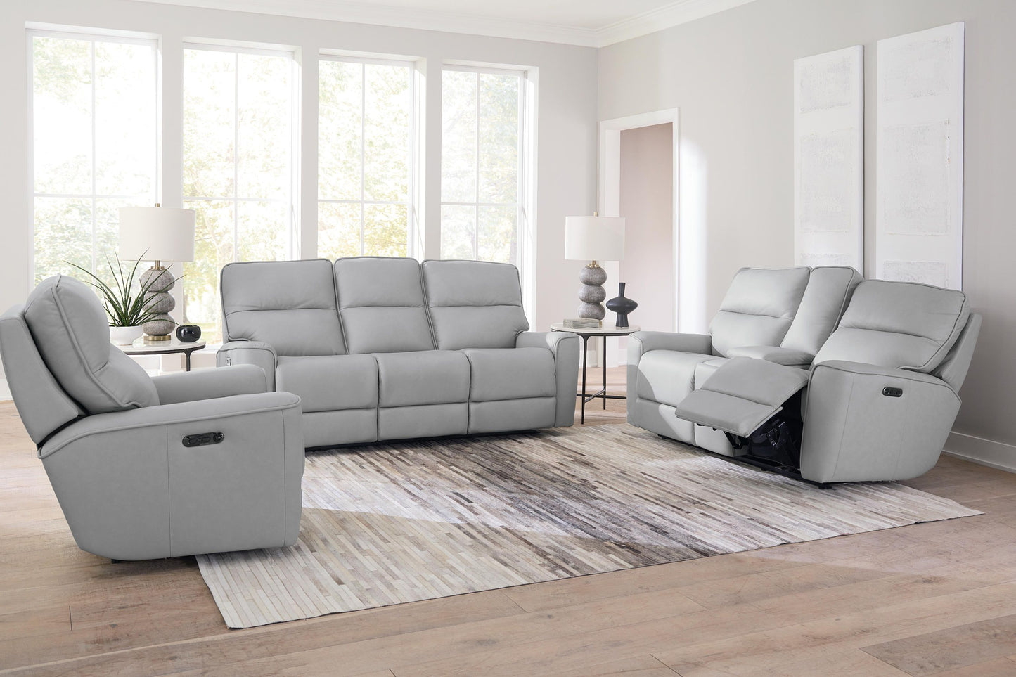 Bassett Club Level Kenneth Power Motion Consoled Loveseat in Mist Leather - Chapin Furniture