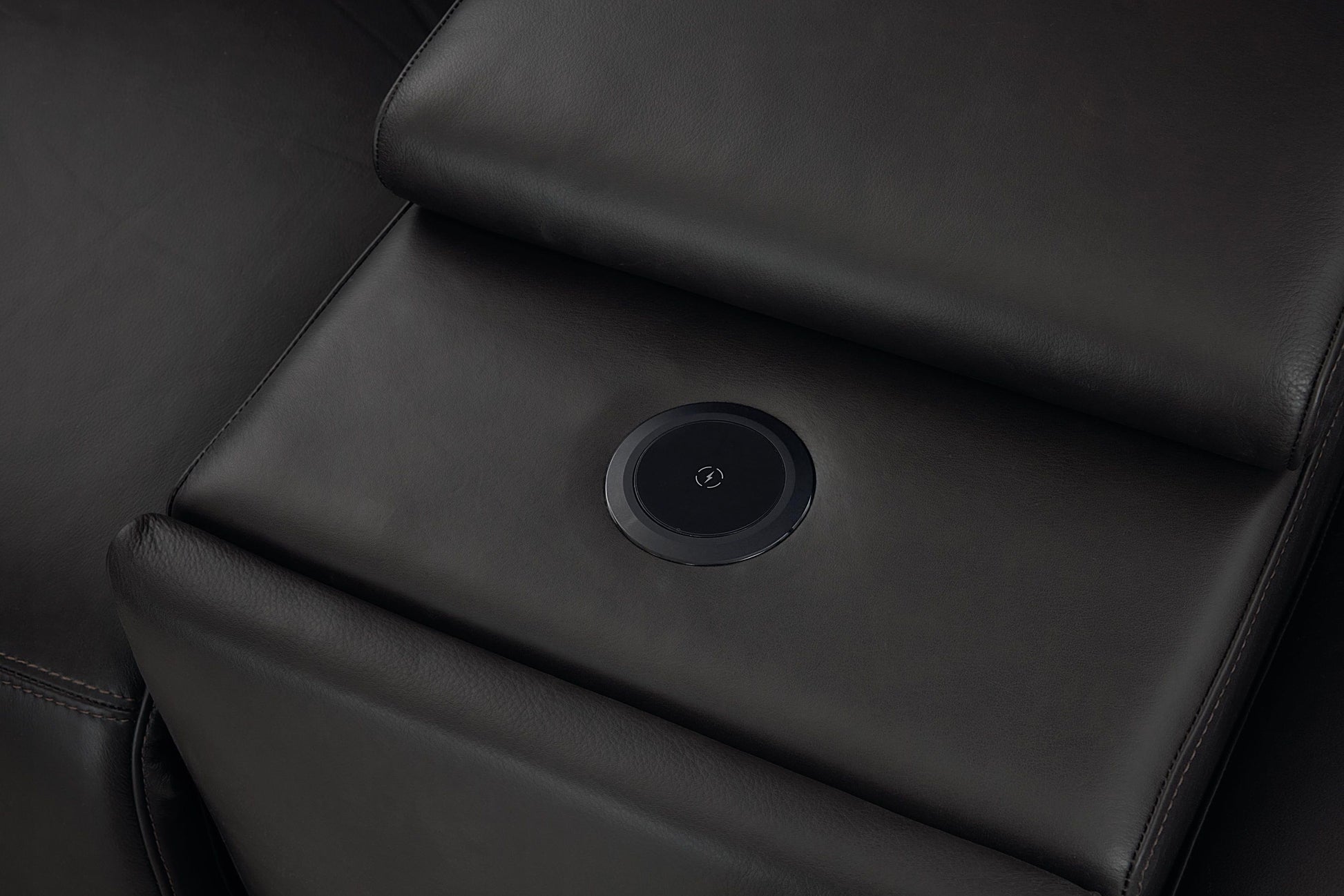 Bassett Club Level Chauncey Power Motion Sectional in Espresso Leather - Chapin Furniture