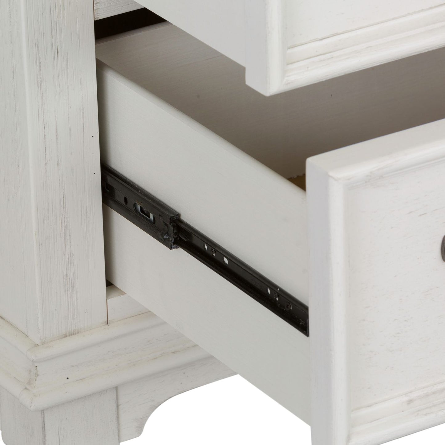 Allyson Park 5 Drawer Chest - Chapin Furniture