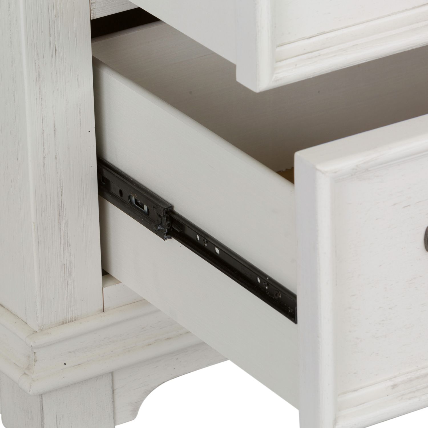 Allyson Park 5 Drawer Chest - Chapin Furniture