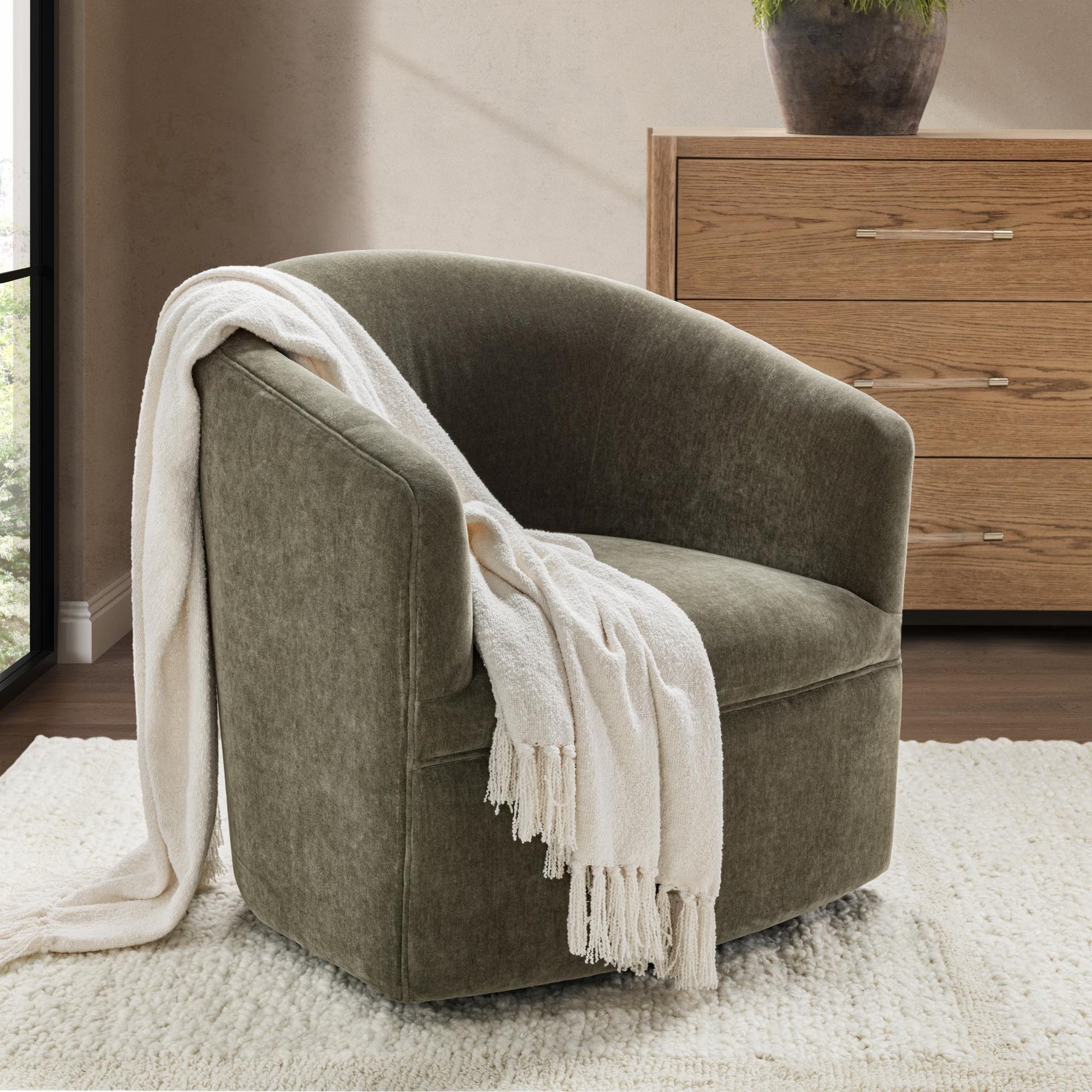 Valencia Swivel Accent Chair - Chapin Furniture
