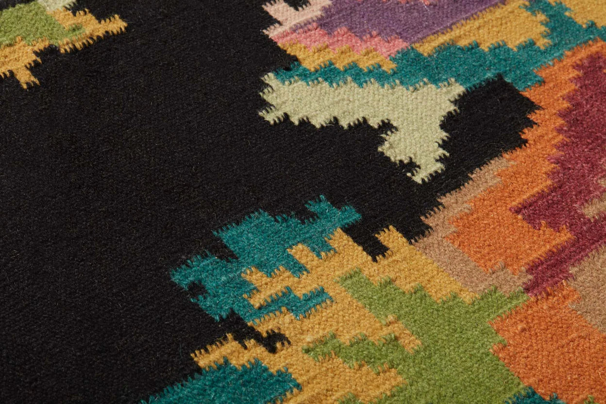 Loloi Blooms Berry 32" x 32" Wall Art - Chapin Furniture