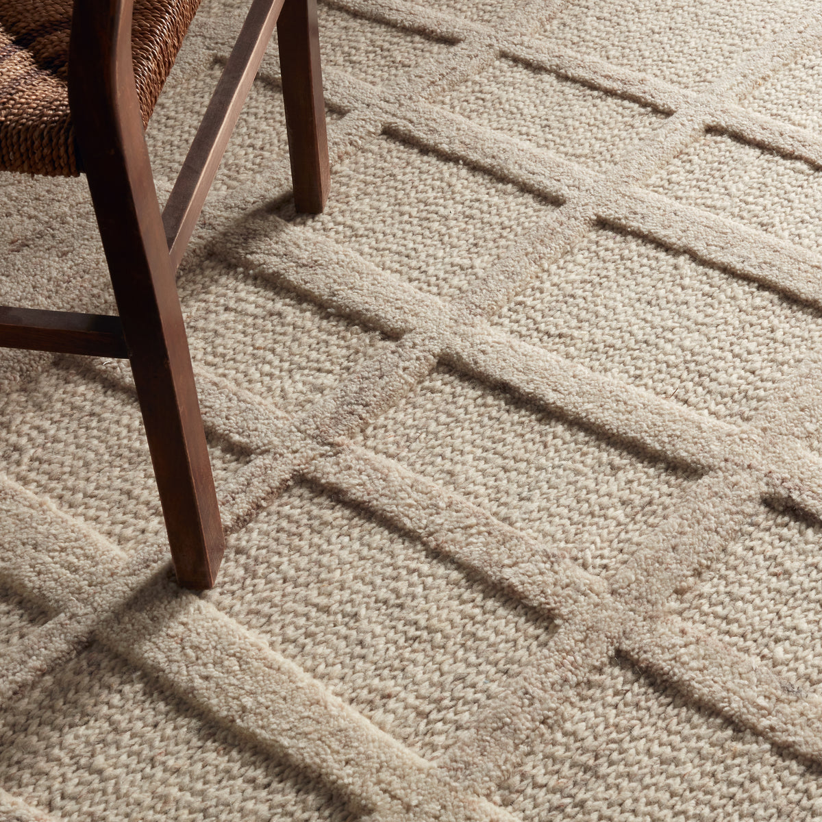 Bavell Lustrous BAV04 Cream Rug - Chapin Furniture