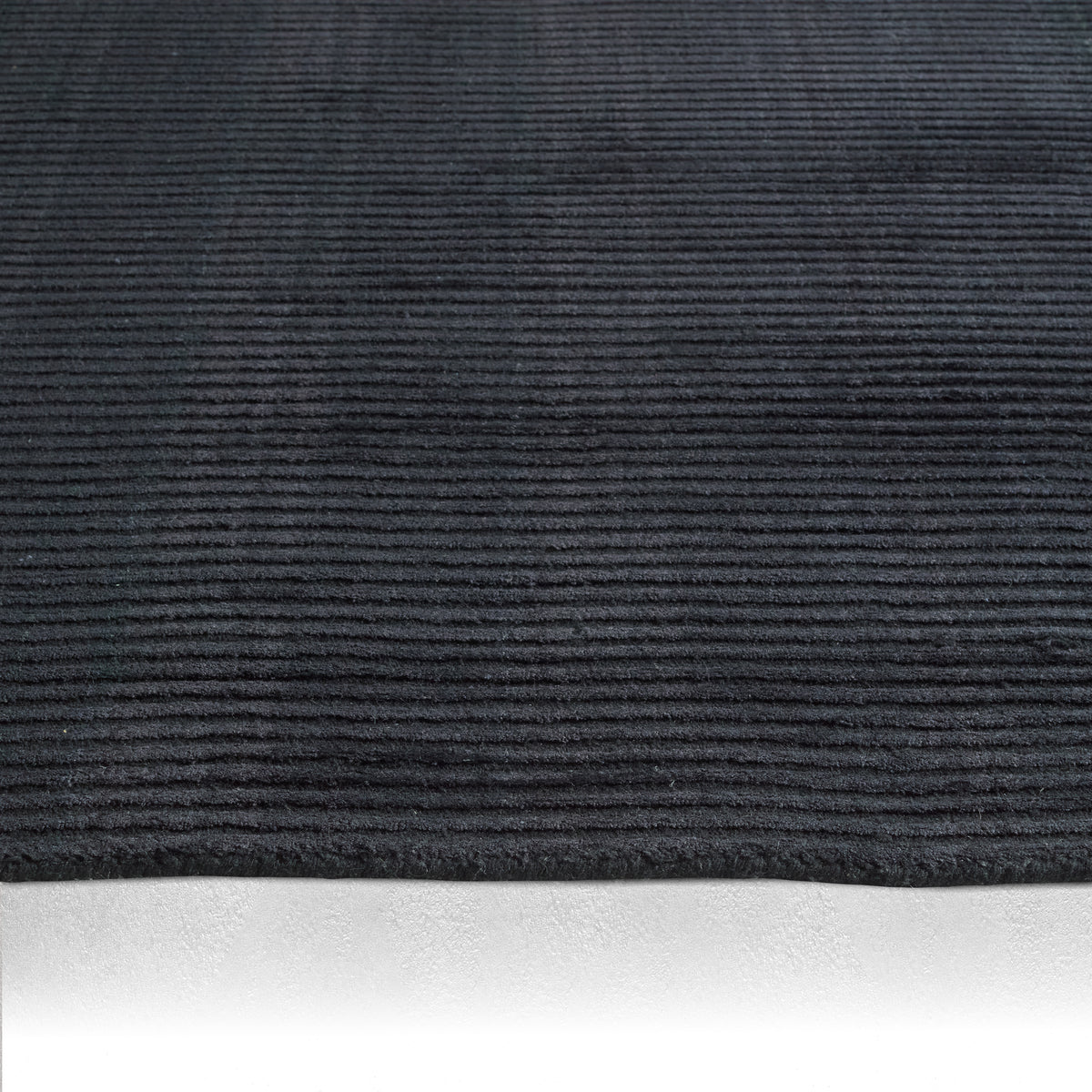 Basis Basis BI32 Black Rug - Chapin Furniture