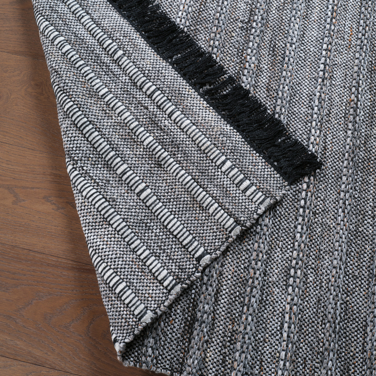 Castillo Torre CSL03 Black/Rust Indoor/Outdoor Rug - Chapin Furniture