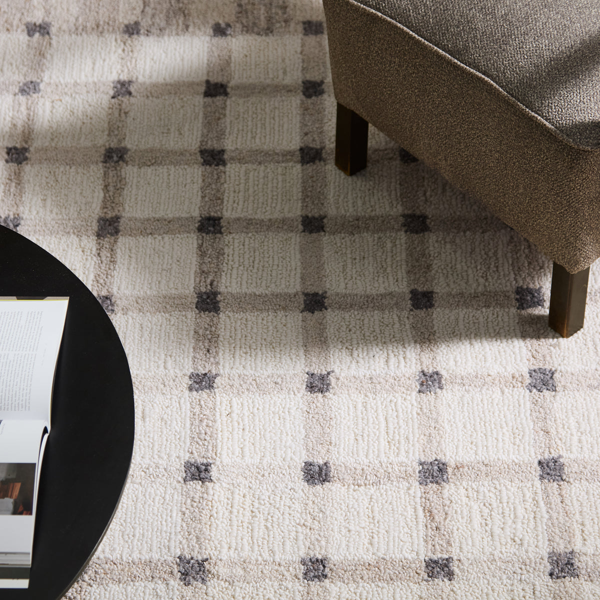 Form And Weave Hildie FAW02 Ivory/Tan Rug - Chapin Furniture