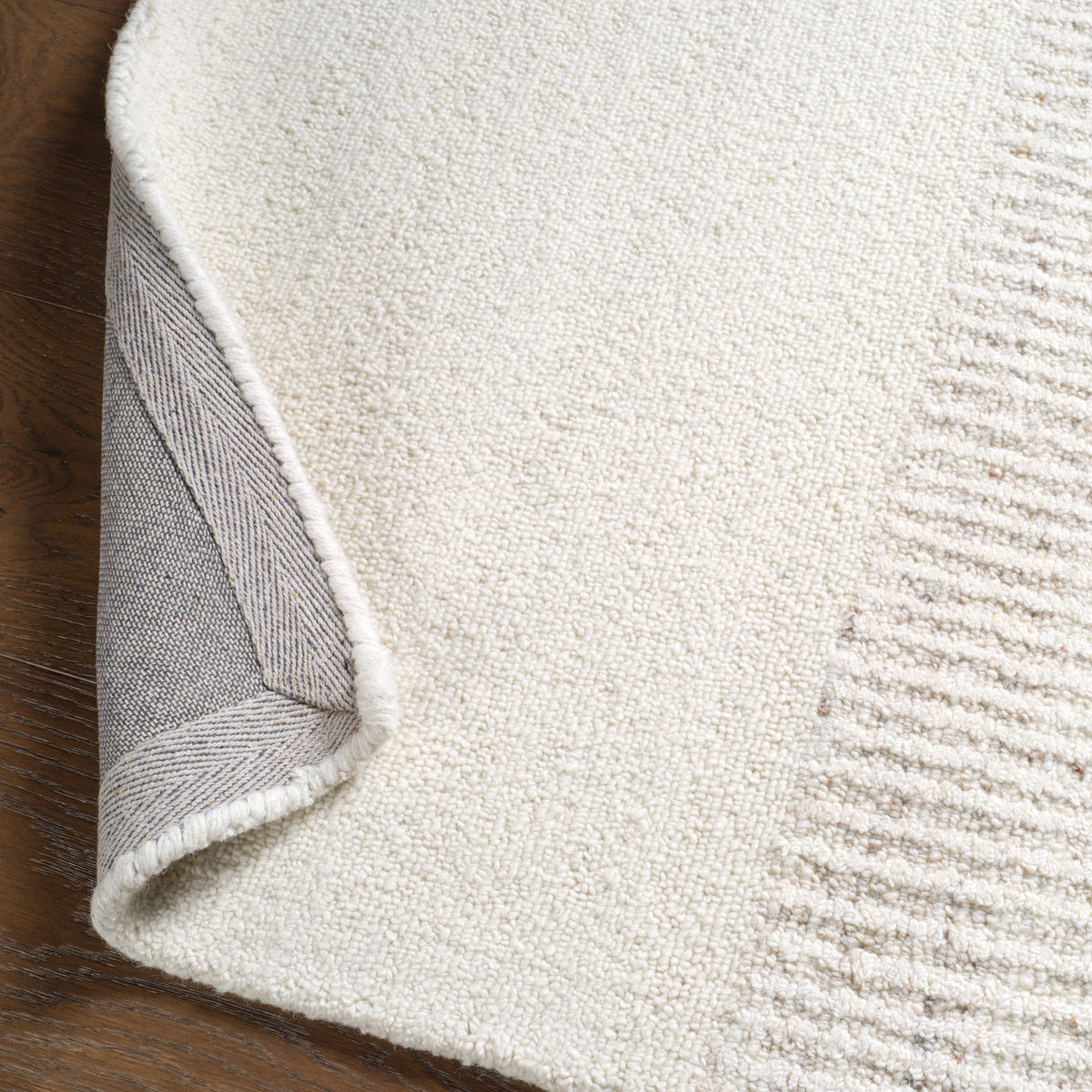 Finnigan Lawan FGN05 Ivory/White Rug - Chapin Furniture
