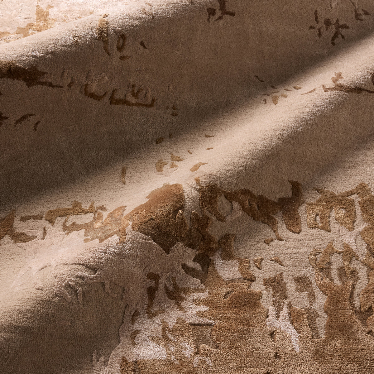 Fragment Astris FRG10 Tan/Beige Rug - Chapin Furniture