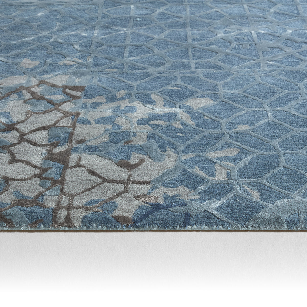 Fragment Sahaj FRG11 Blue/Gray Rug - Chapin Furniture