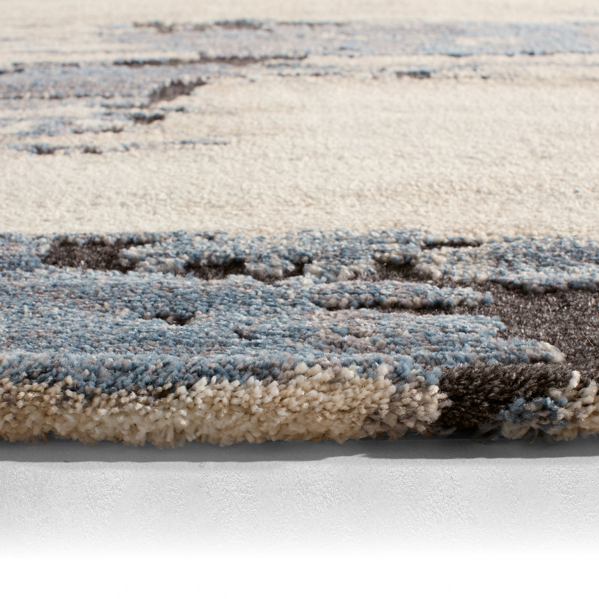 Ferris Yushan FRR08 White/Blue Indoor/Outdoor Rug - Chapin Furniture