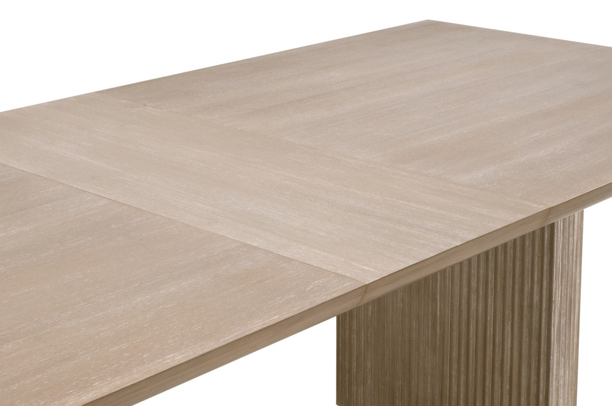 Halloway Extension Dining Table - Chapin Furniture