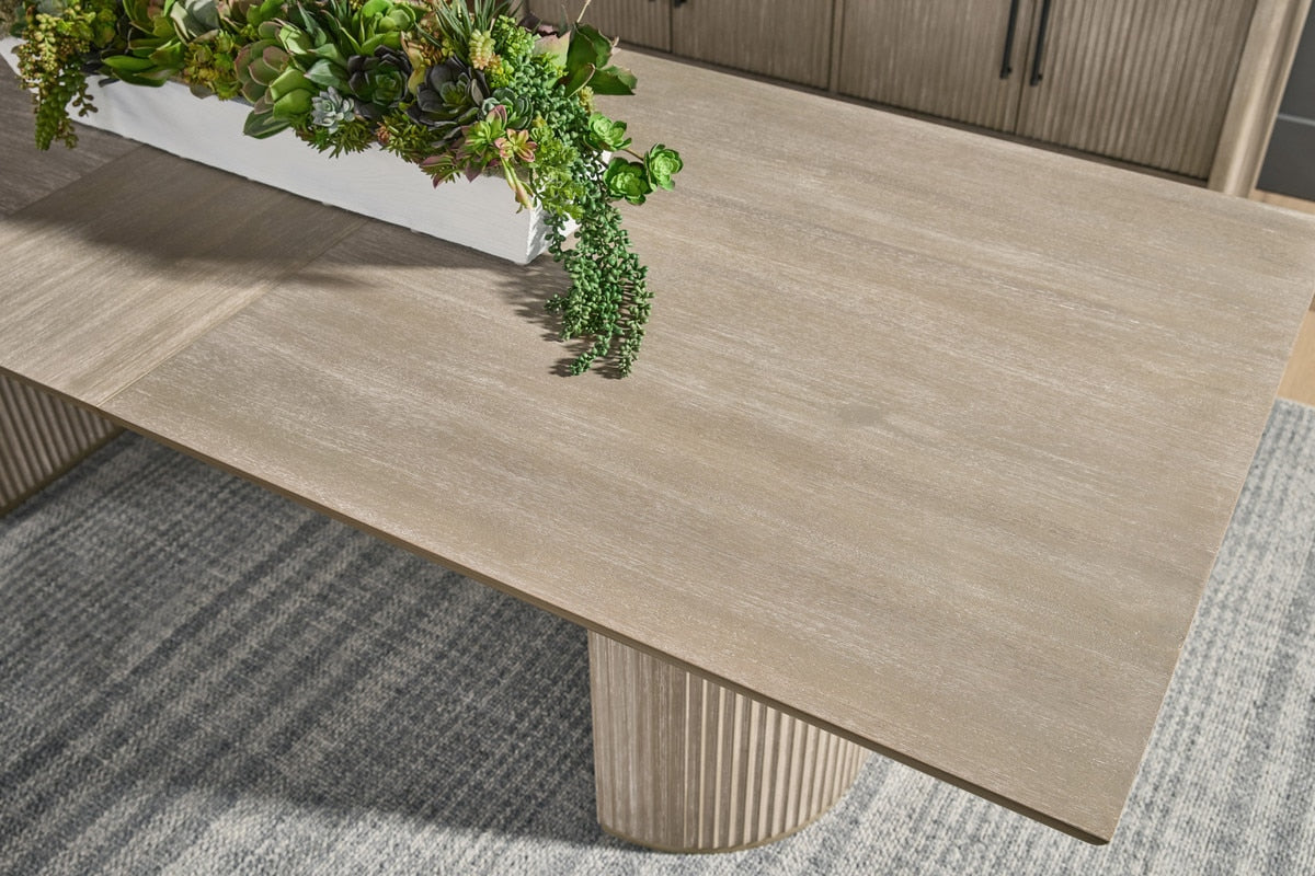 Halloway Extension Dining Table - Chapin Furniture