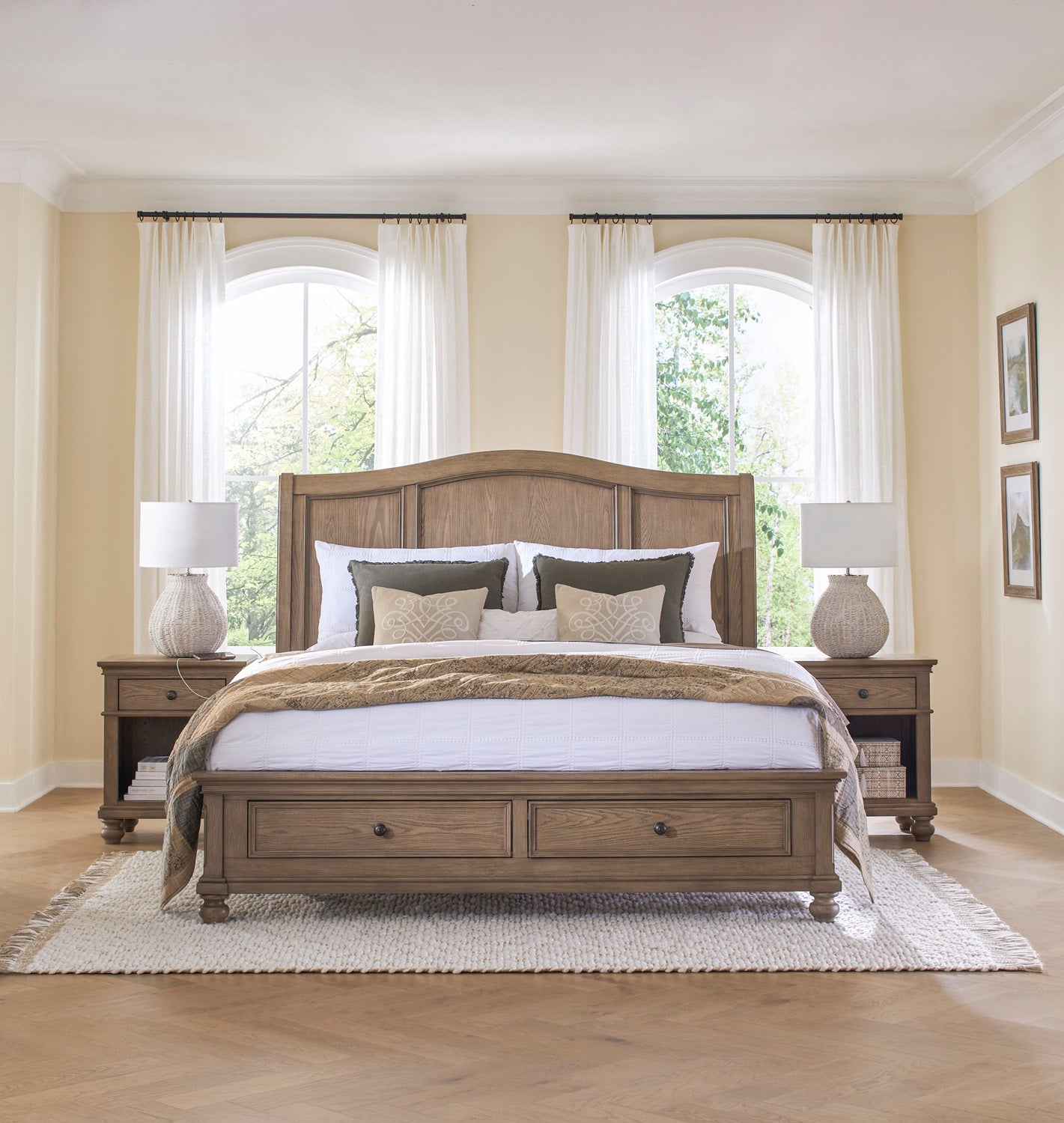 Oxford Sleigh Storage Bed - Chapin Furniture