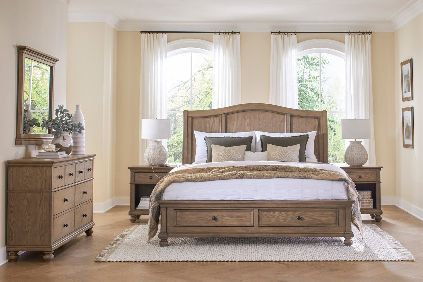 Oxford Sleigh Storage Bed - Chapin Furniture