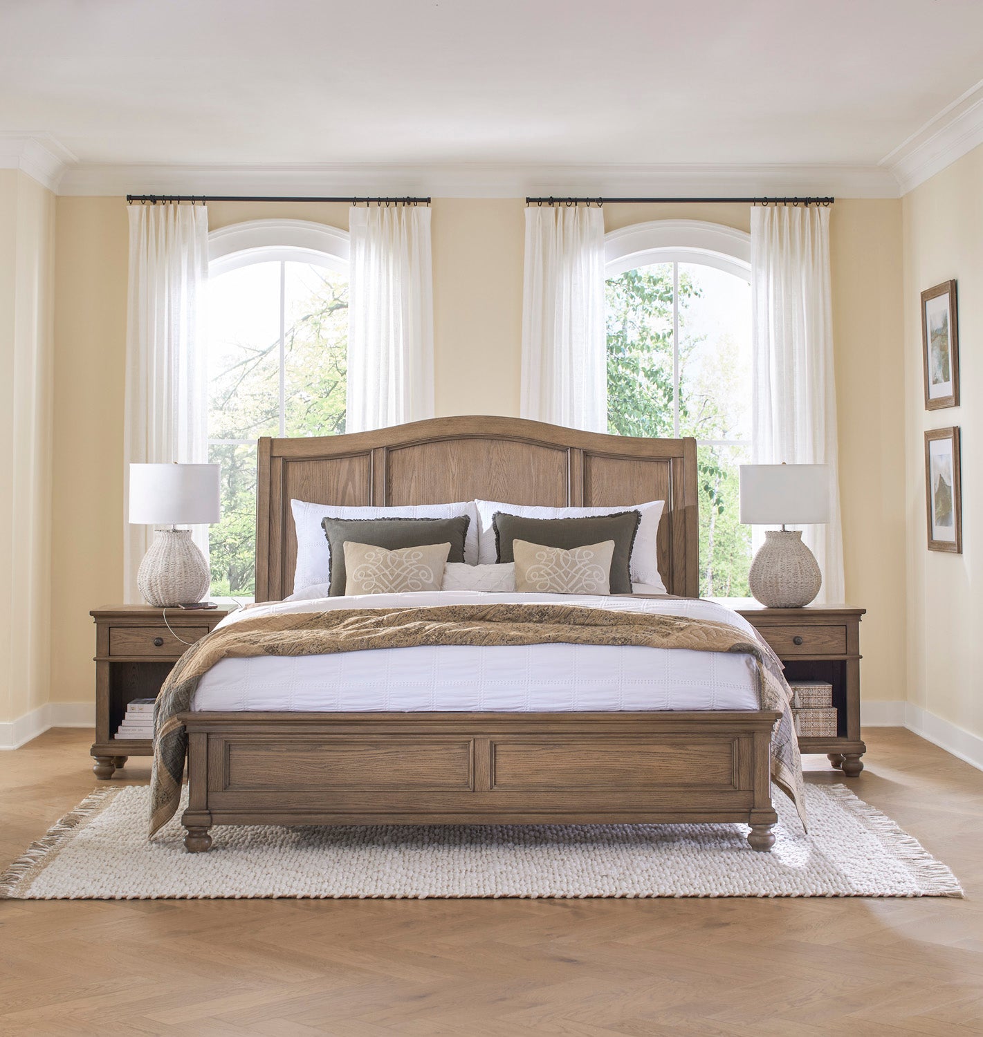 Oxford Sleigh Bed - Chapin Furniture