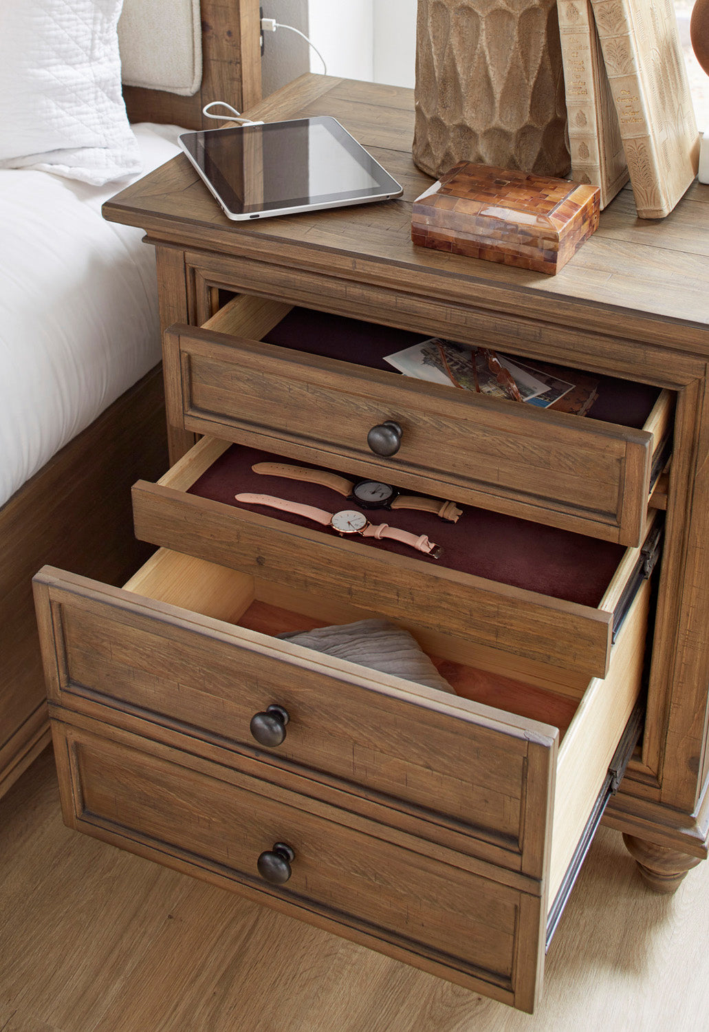 Aspen Furniture Hensley Nightstand - Thumbnail 4