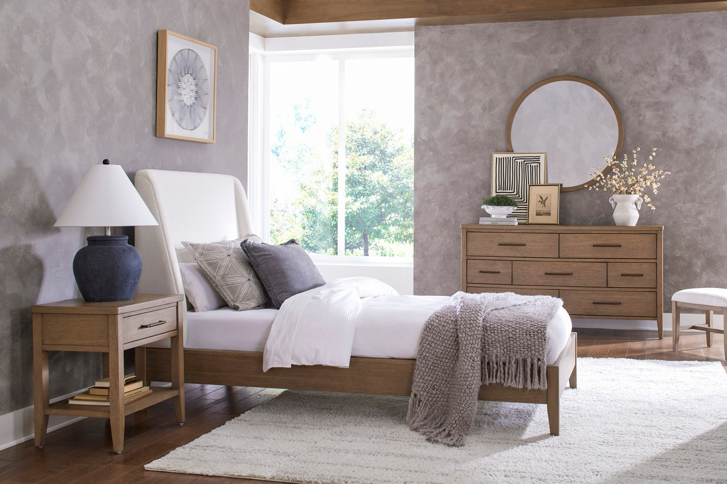 Olivia Round Mirror - Chapin Furniture