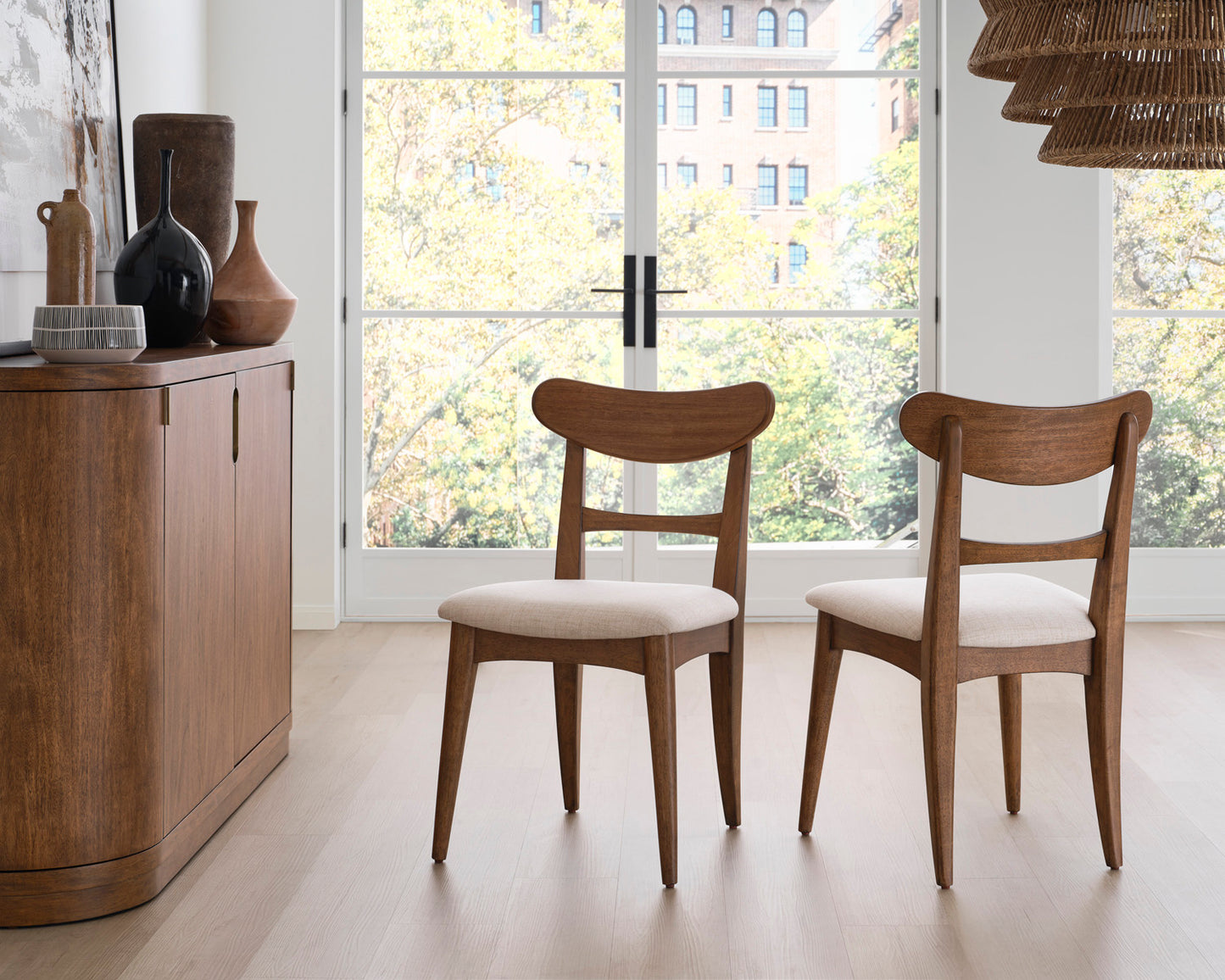 Caden Dining Table With 6 Chairs - Chapin Furniture