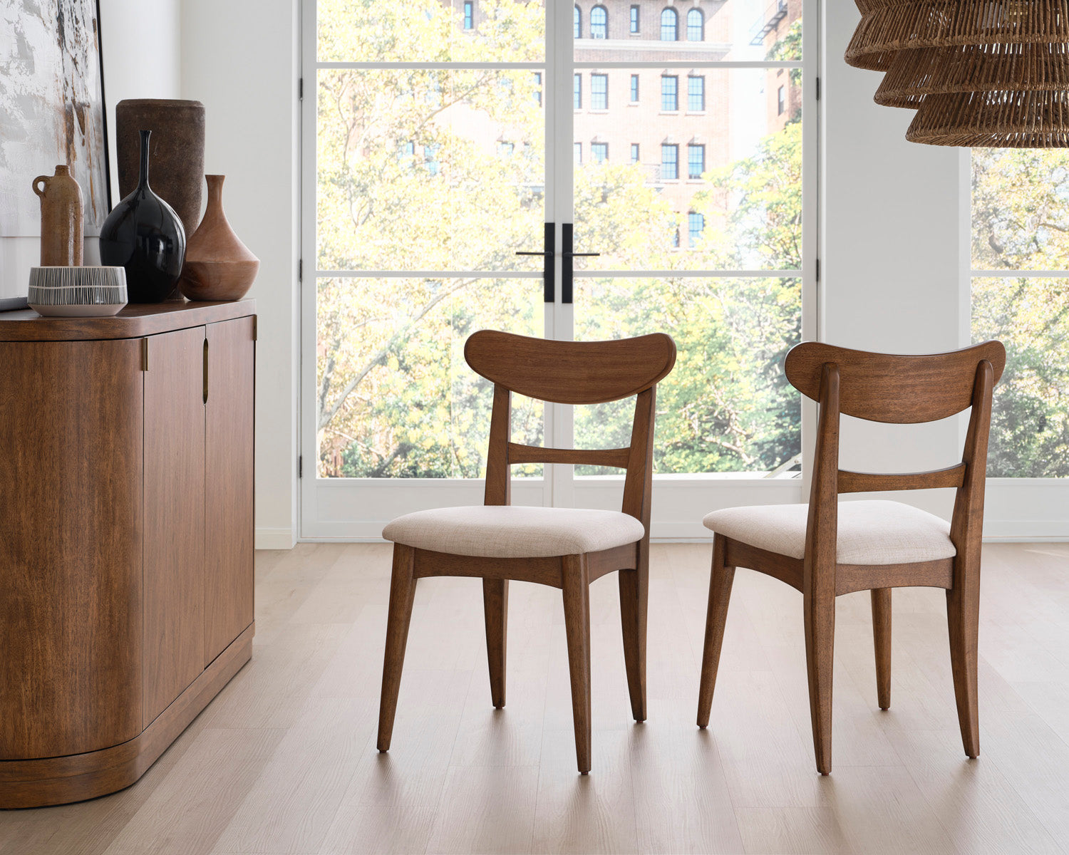 Caden Dining Table With 6 Chairs - Chapin Furniture