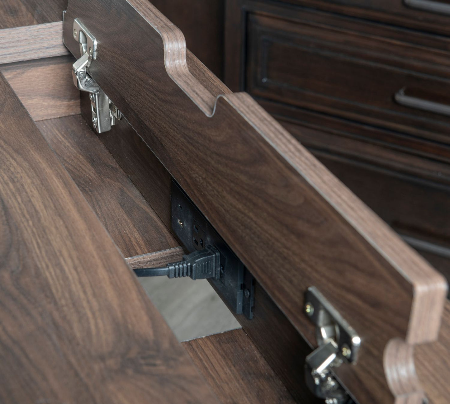 Harman 60" Lift Desk