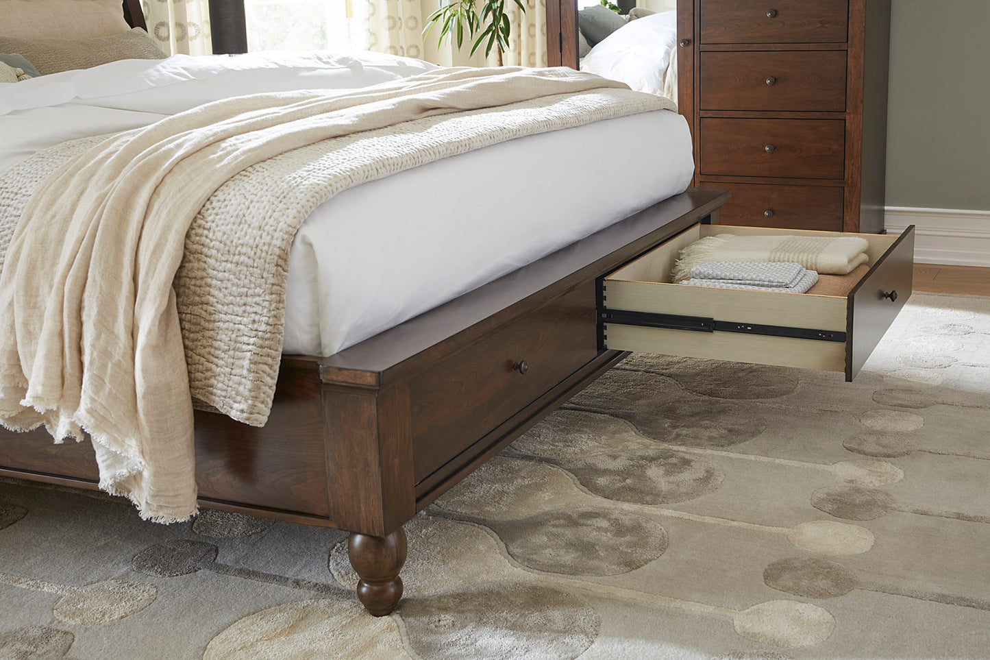 Cambridge Panel Bed - Chapin Furniture