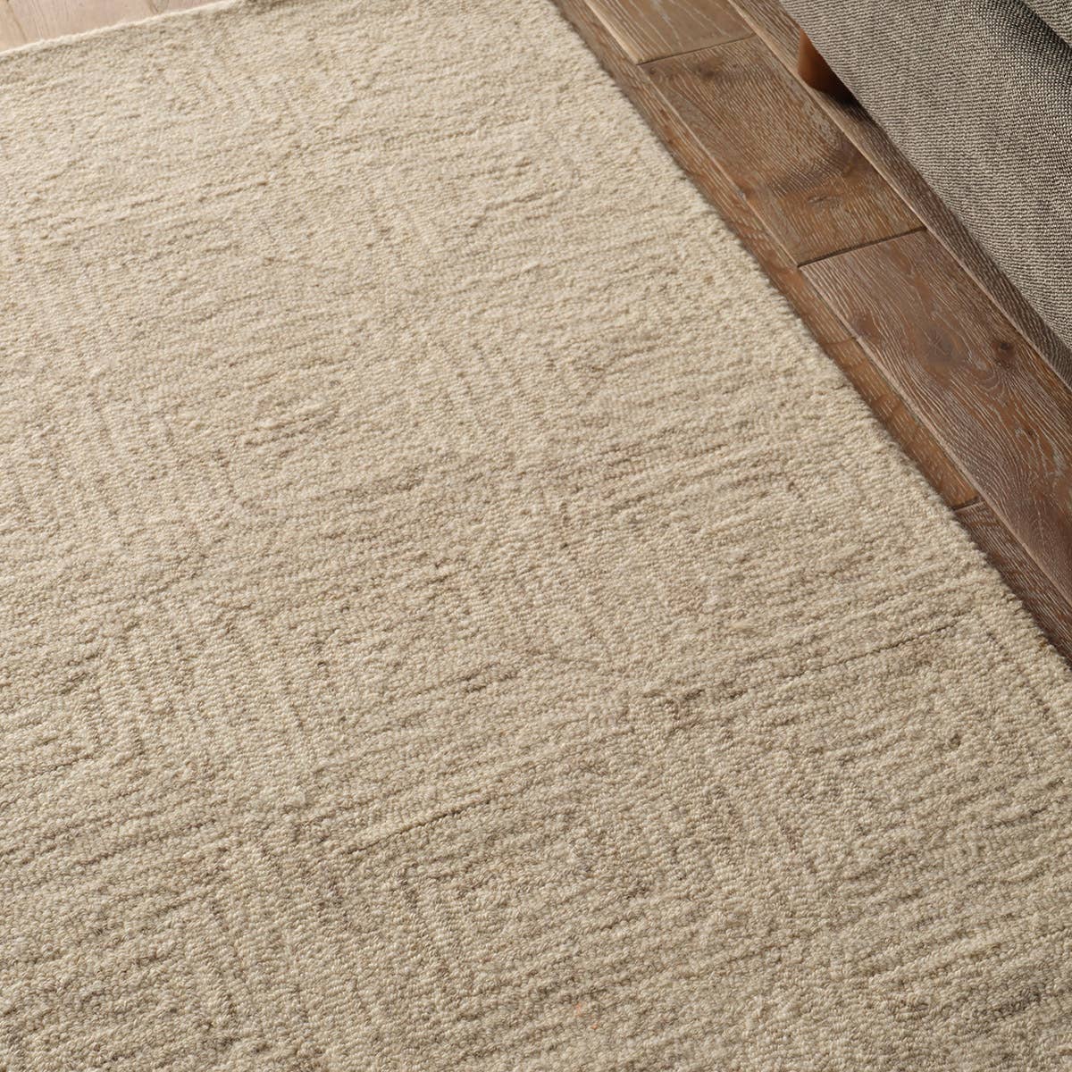 Kafes Aleric KAF02 Ivory/White Rug - Chapin Furniture