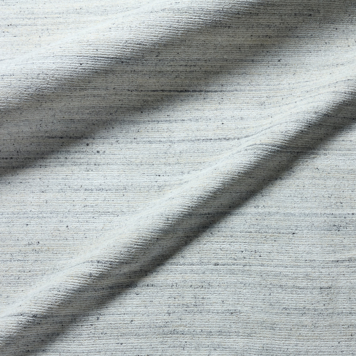 Jaipur Living Vassa Handmade Solid White/Gray Rug
