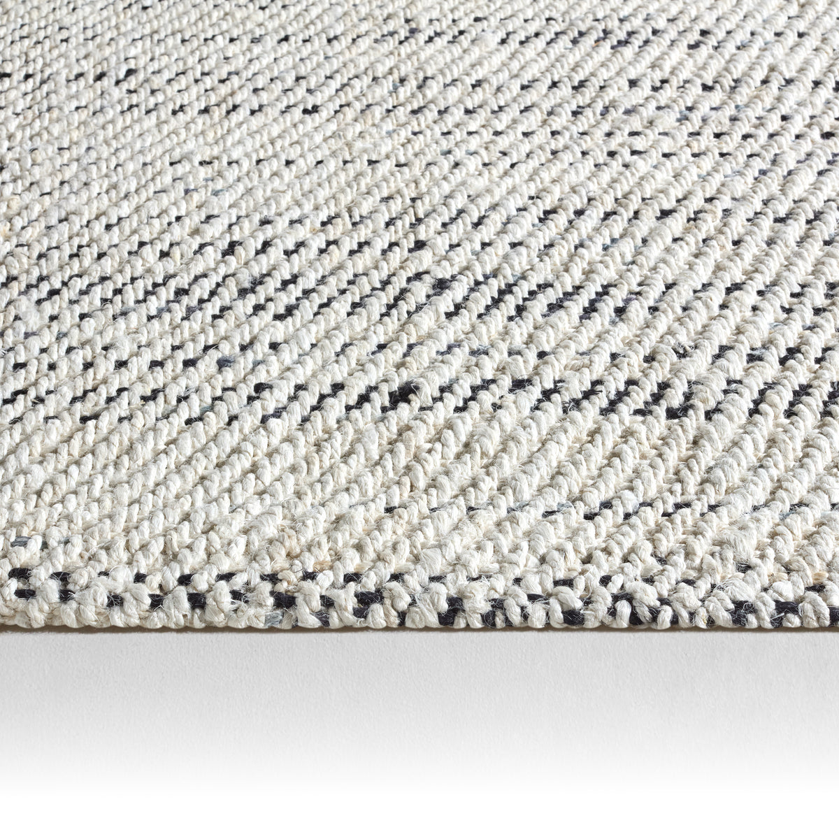 Naturals Tobago Almand NAT26 White/Black Rug - Chapin Furniture