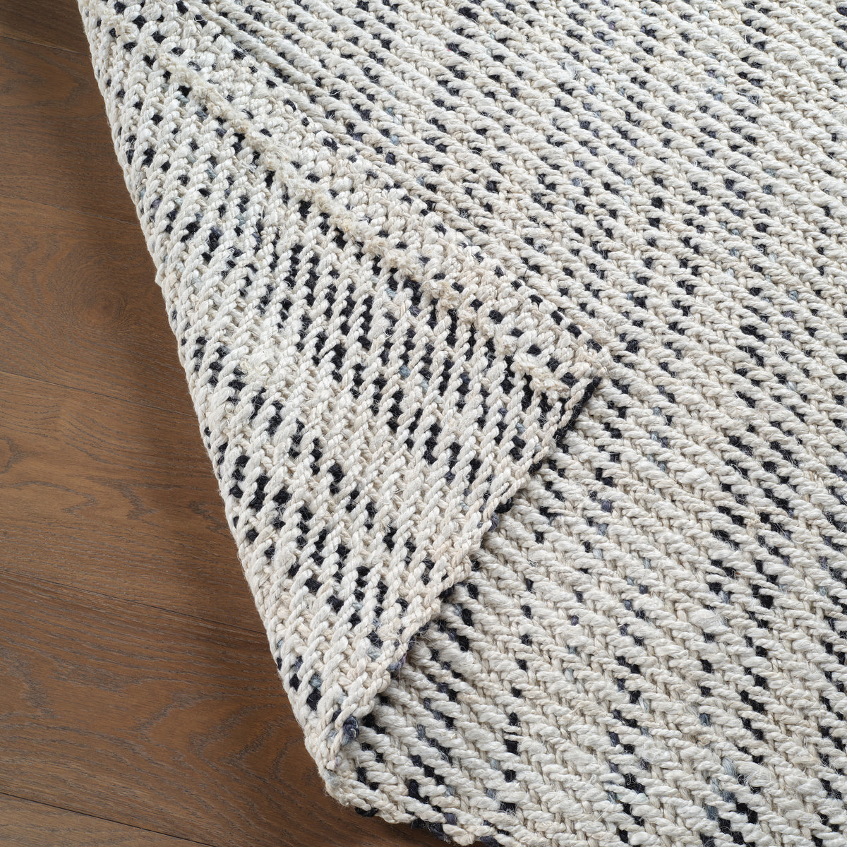Naturals Tobago Almand NAT26 White/Black Rug - Chapin Furniture