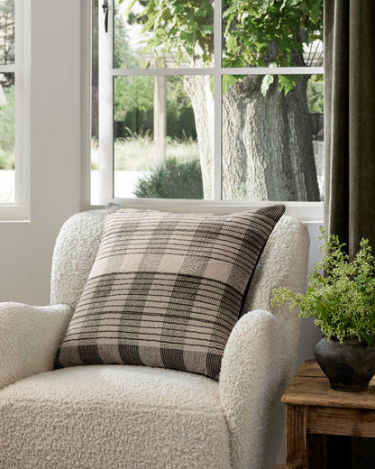 Amber Lewis Blythe Pal0009 Ivory / Black Pillow - Chapin Furniture