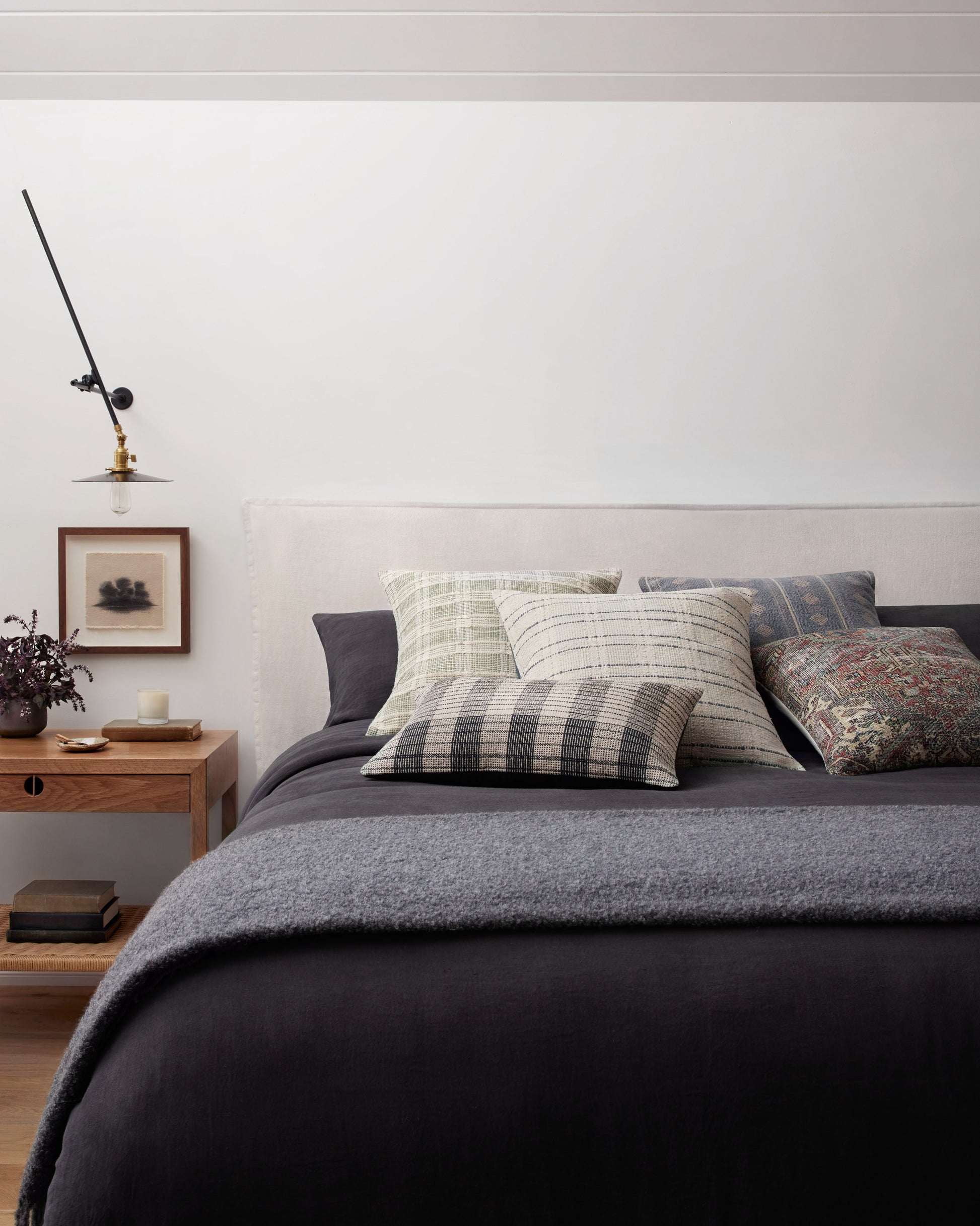 Amber Lewis Bernadino Pal0011 Ivory / Black Pillow - Chapin Furniture