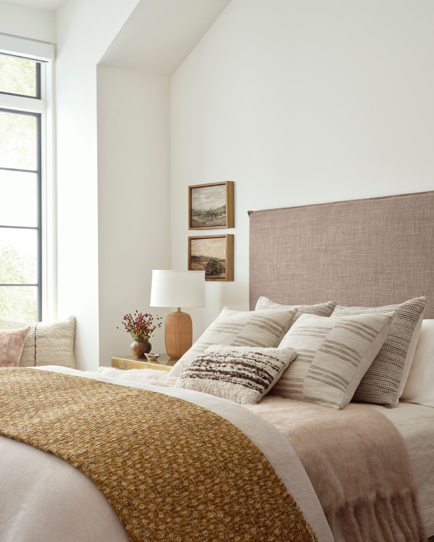 Amber Lewis Carla Pal0030 Ivory / Black Pillow - Chapin Furniture