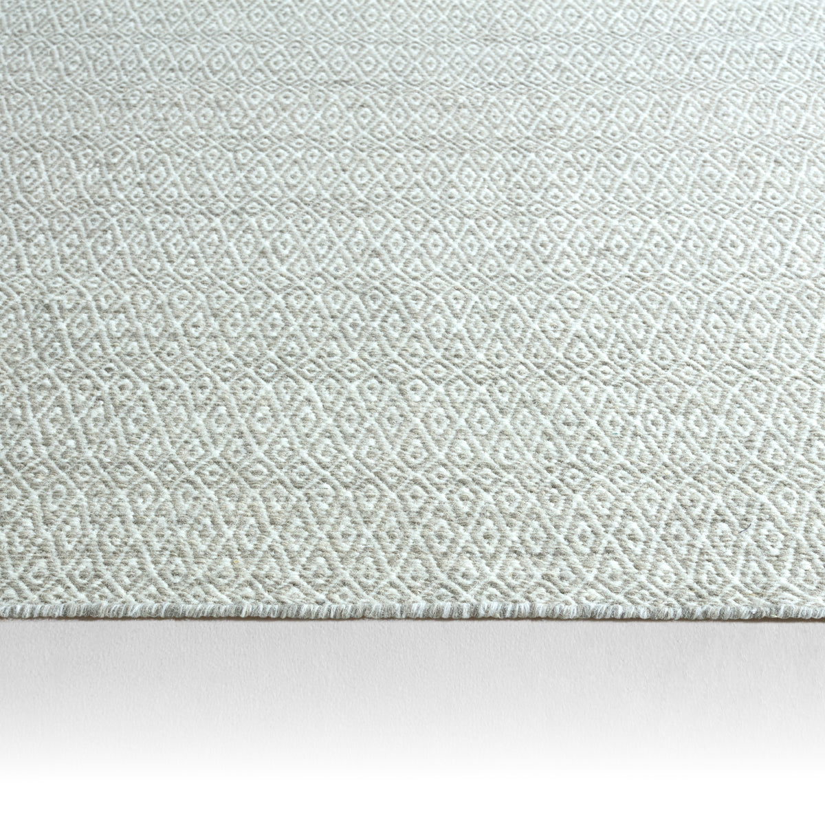 Poise Eulalia POE01 Light Gray/Ivory Rug - Chapin Furniture