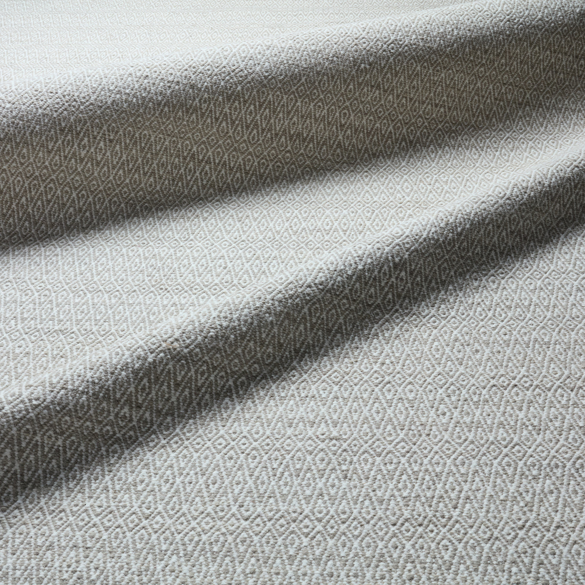 Poise Eulalia POE01 Light Gray/Ivory Rug - Chapin Furniture
