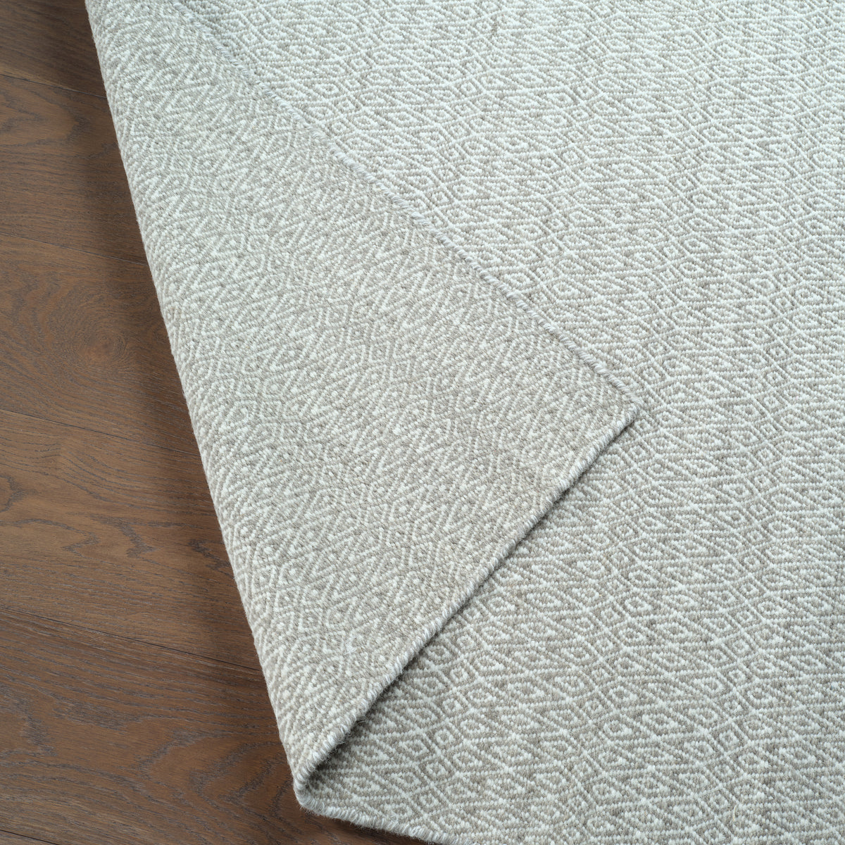 Poise Eulalia POE01 Light Gray/Ivory Rug - Chapin Furniture