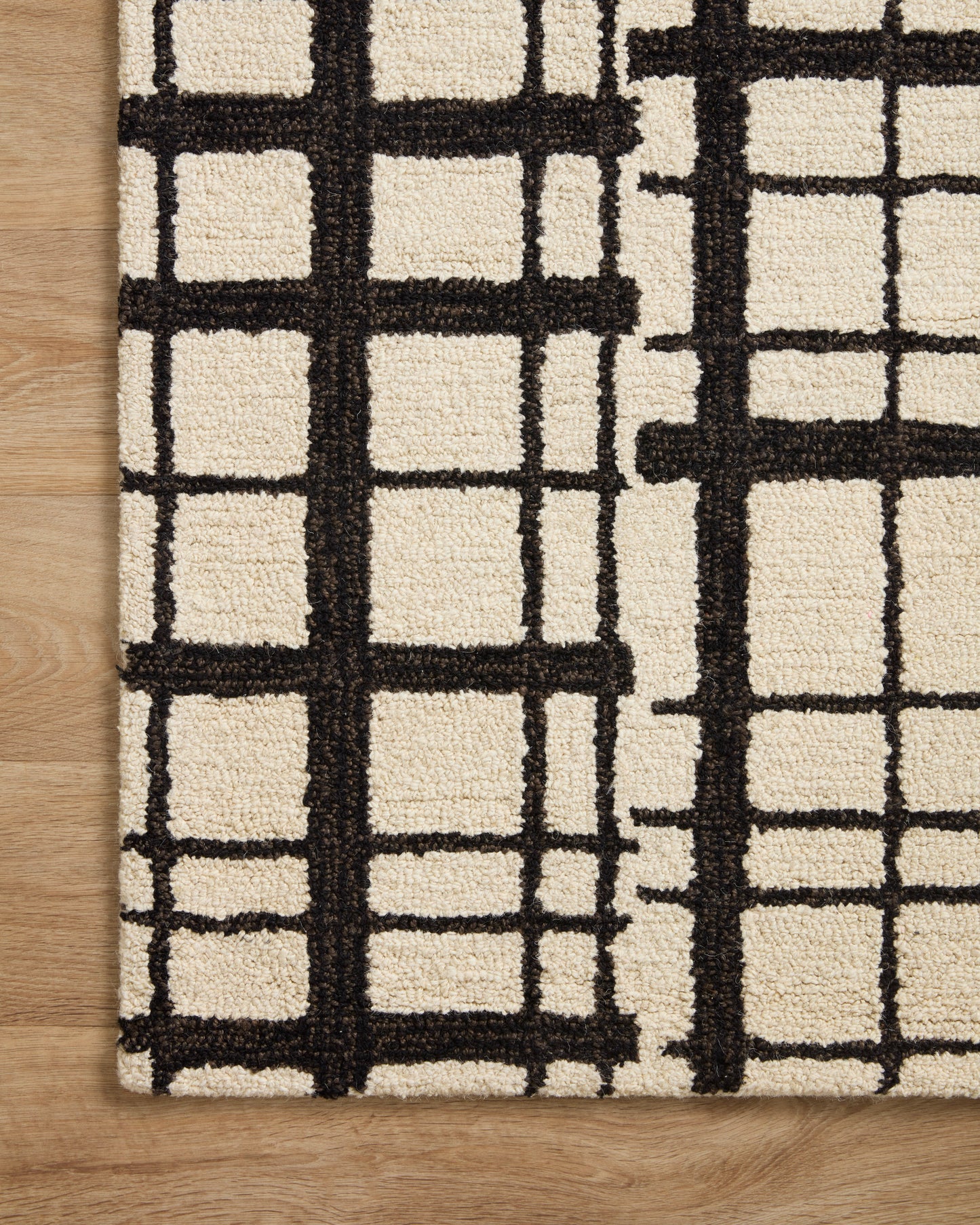 Chris Loves Julia Polly Rug – Black / Ivory - Chapin Furniture