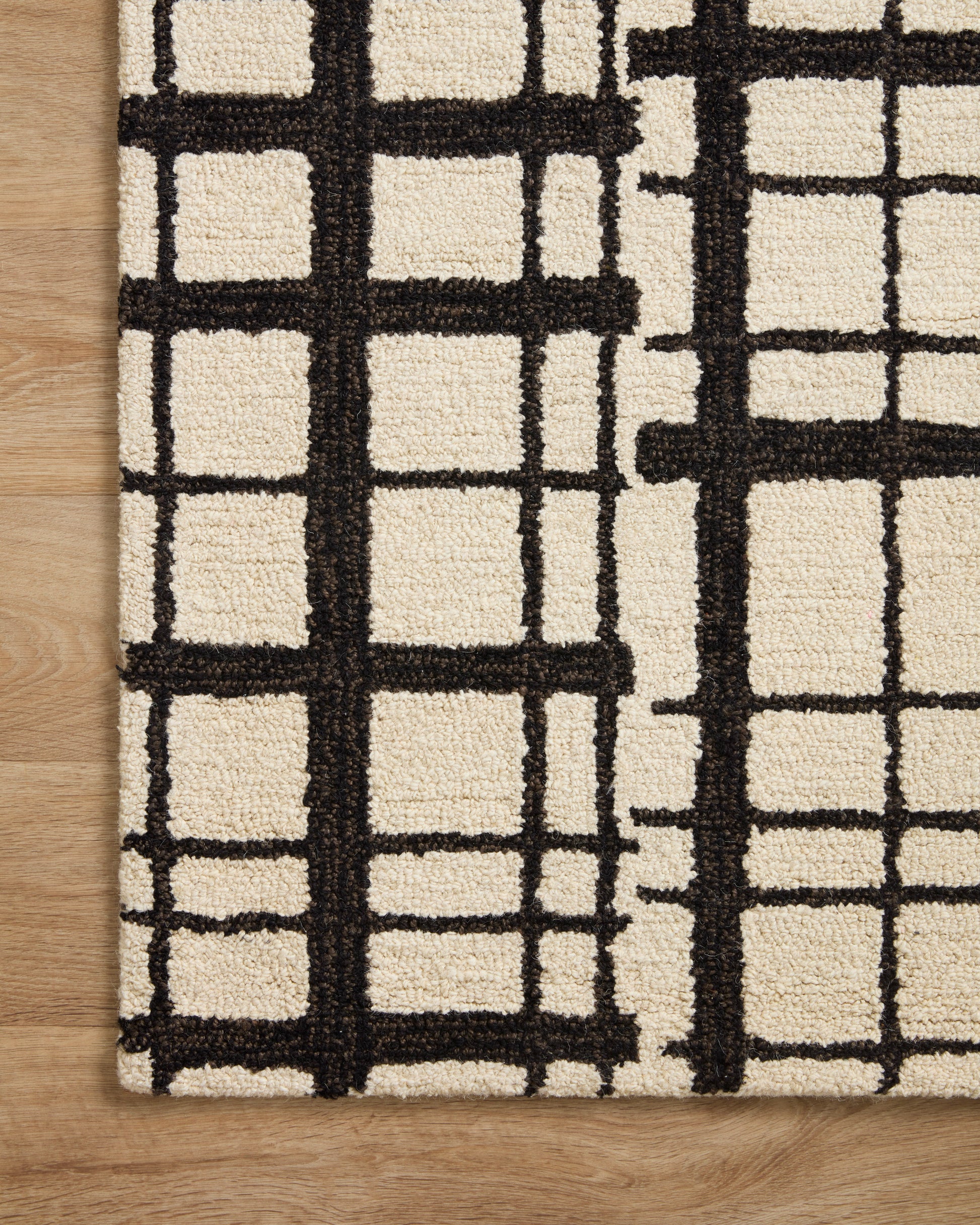 Chris Loves Julia Polly Rug – Black / Ivory - Chapin Furniture