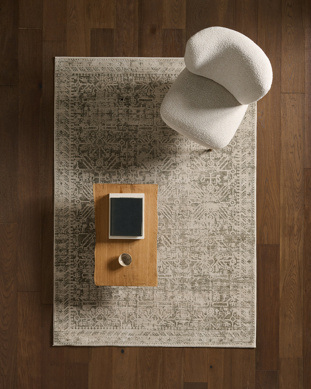 Serenita Lumina SRE07 Ivory/Green Rug - Chapin Furniture