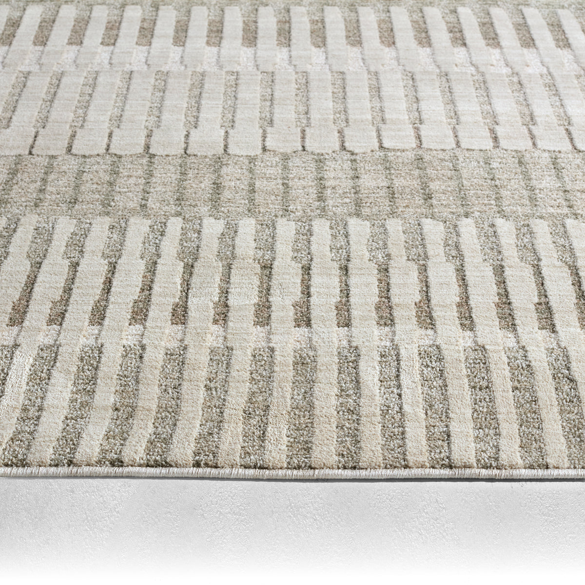 Serenita Borgia SRE09 Ivory/Green Rug - Chapin Furniture