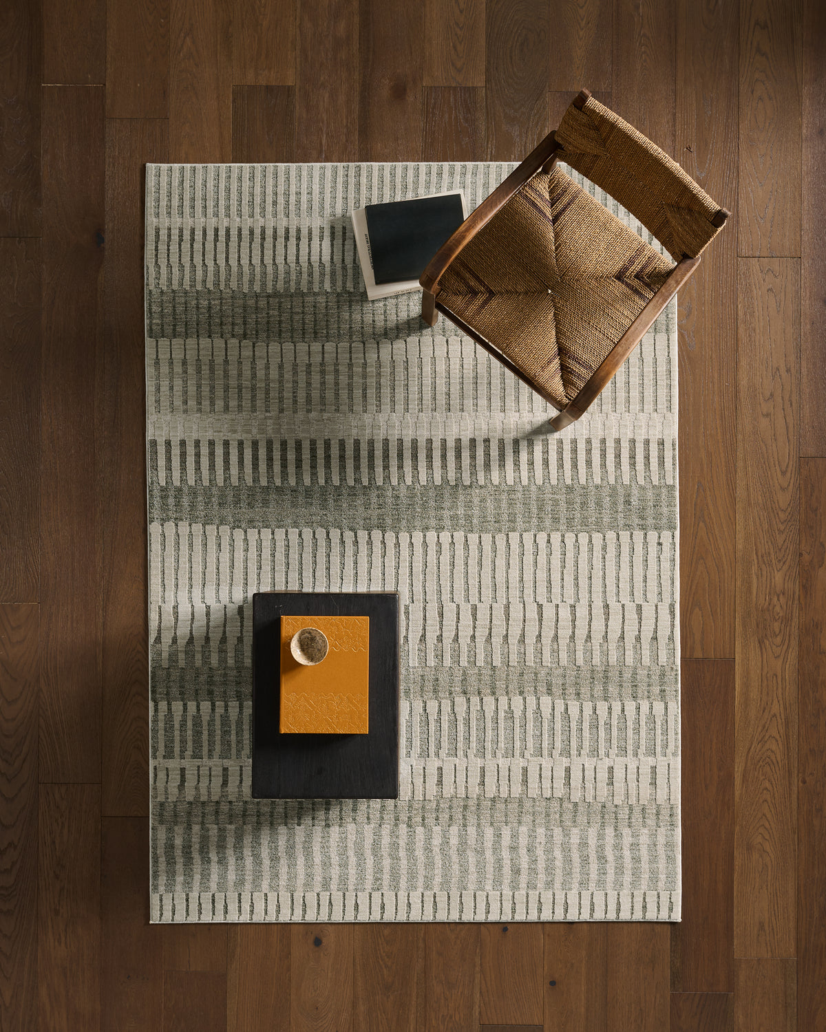 Serenita Borgia SRE09 Ivory/Green Rug - Chapin Furniture