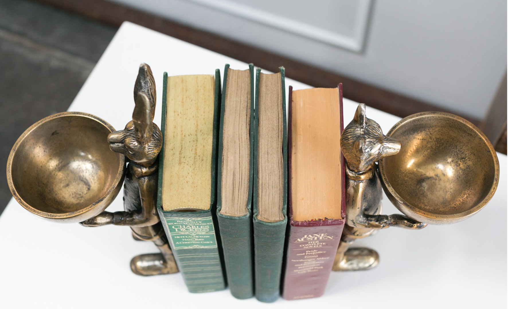 E + E Hare Dish Stand - Chapin Furniture