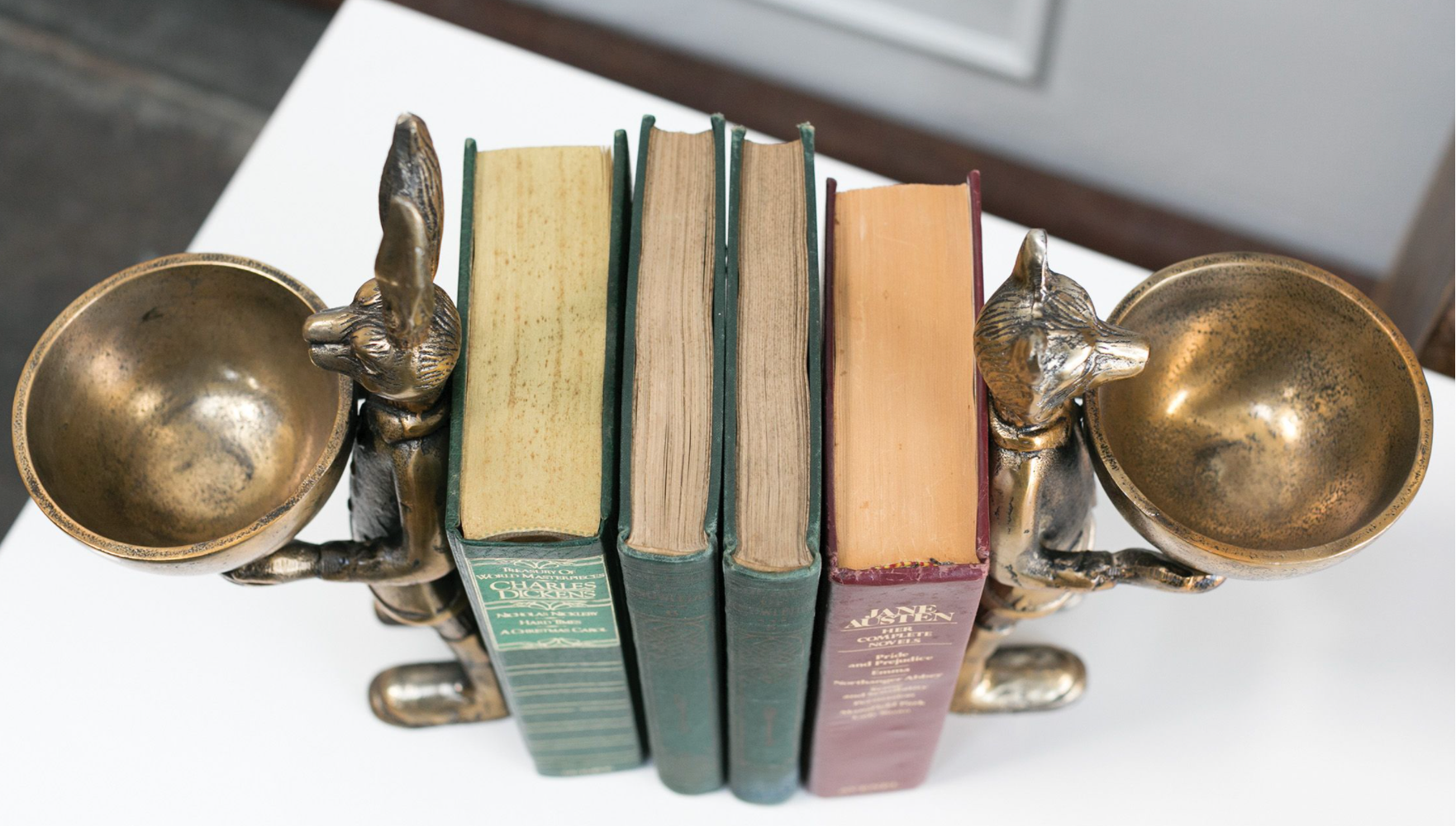 E + E Fox Dish Stand - Chapin Furniture