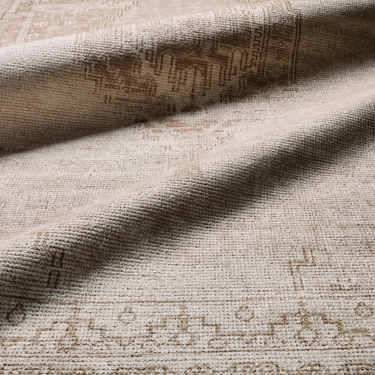 Theo Bown THO03 Tan/Taupe Indoor/Outdoor Rug - Chapin Furniture